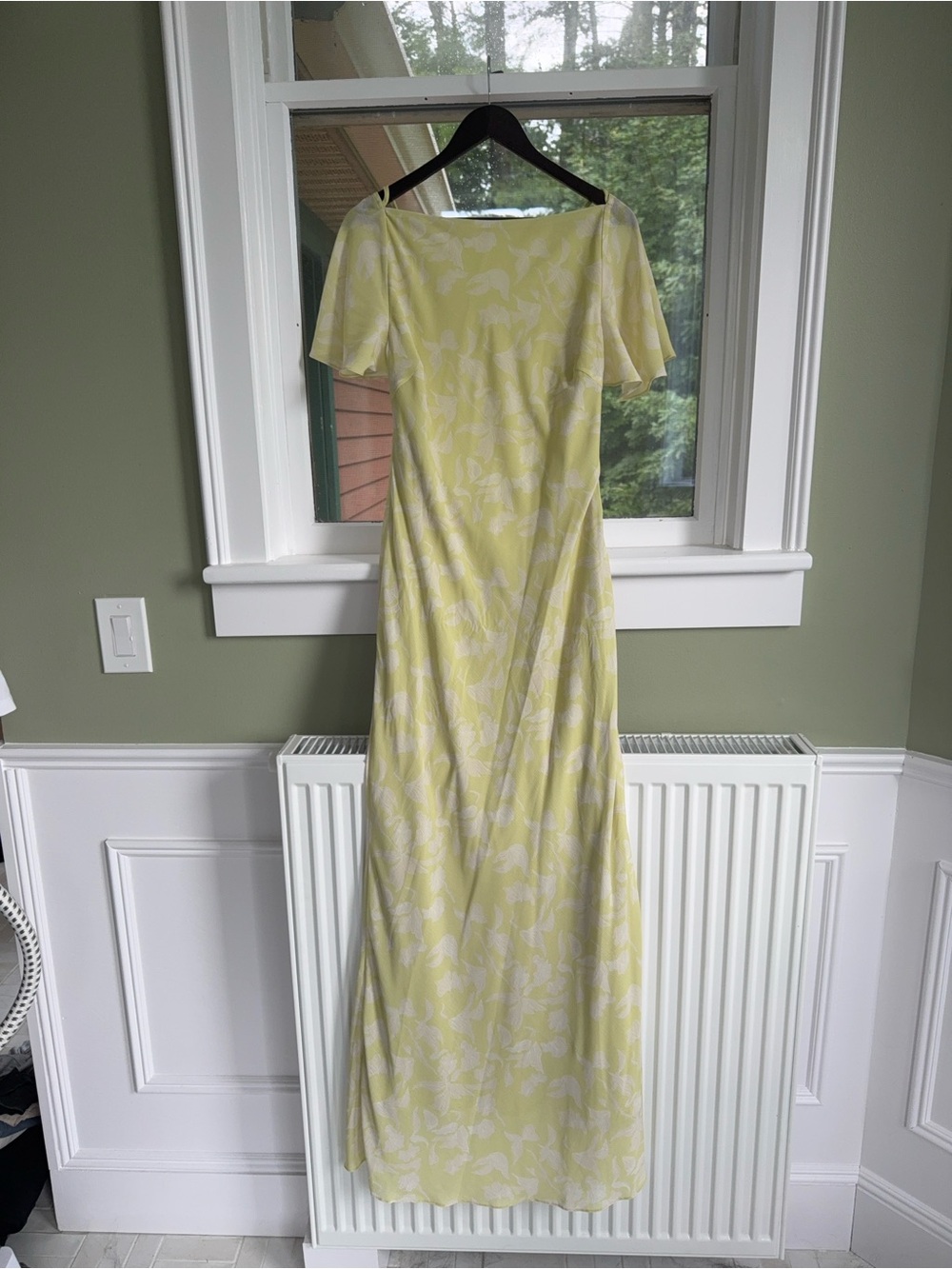 NWOT pretty lavish maxi dress